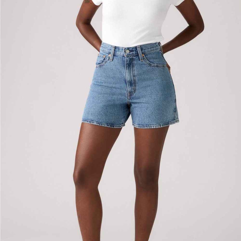 Levi’s Cinch Mid-Thigh Women's Shorts Light Blue Jean Shorts